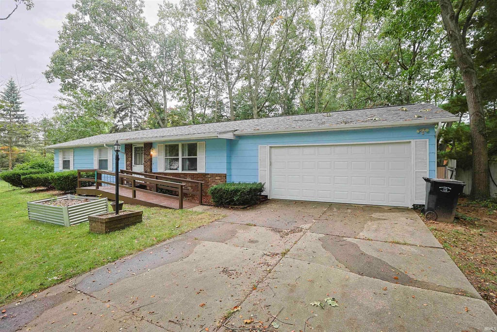 Photo of 57191 Pinewood Drive, South Bend, IN 46619 (MLS # 202642568)