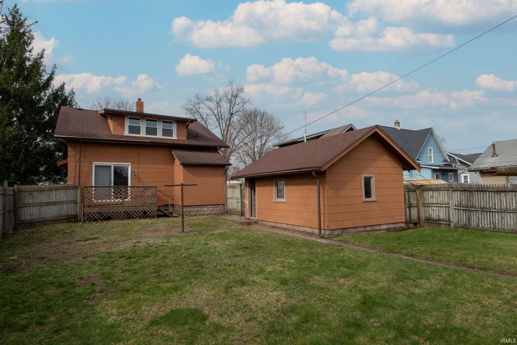 Photo of 1610 Lane Avenue, Elkhart, IN 46516 (MLS # 202607682)