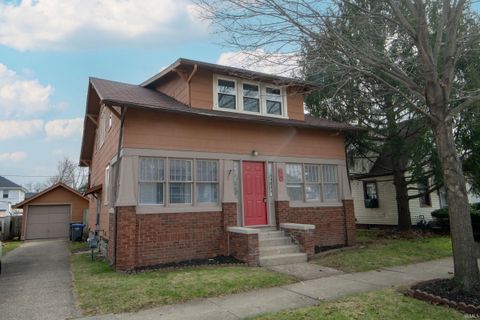 Photo of 1610 Lane Avenue, Elkhart, IN 46516 (MLS # 202607682)