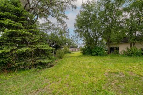 Tiny photo for 2416 Morton Avenue, Elkhart, IN 46517 (MLS # 202618692)