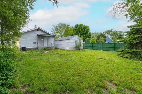 Tiny photo for 2416 Morton Avenue, Elkhart, IN 46517 (MLS # 202618692)