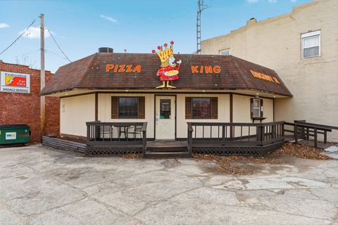 Photo of 202 S Howard Street, Oxford, IN 47971 (MLS # 202605672)