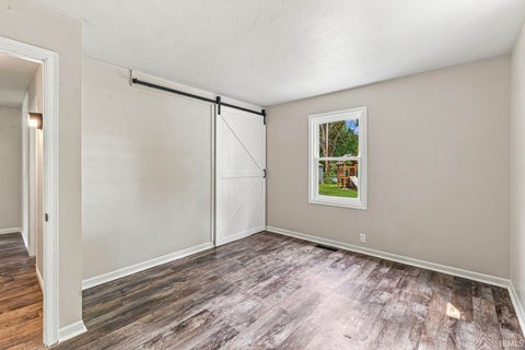 Tiny photo for 554 Ivy Court, Nappanee, IN 46550 (MLS # 202635093)