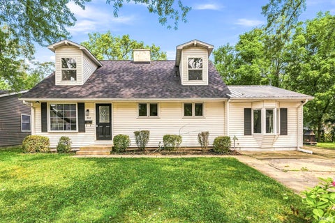 Tiny photo for 554 Ivy Court, Nappanee, IN 46550 (MLS # 202635093)