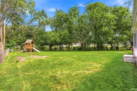 Tiny photo for 554 Ivy Court, Nappanee, IN 46550 (MLS # 202635093)