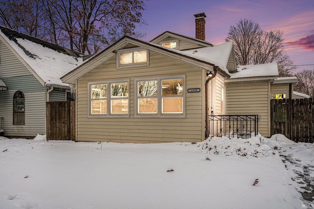 Photo of 1339 E Bowman Street, South Bend, IN 46613 (MLS # 202547968)
