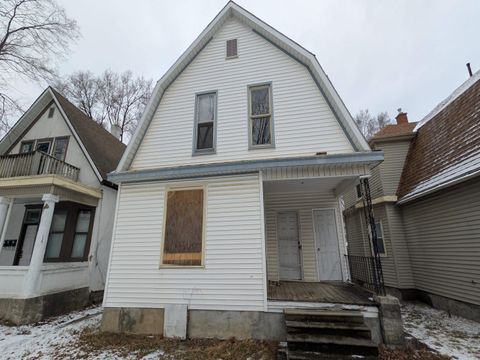Photo of 318 W Butler Street, Fort Wayne, IN 46802 (MLS # 202604985)
