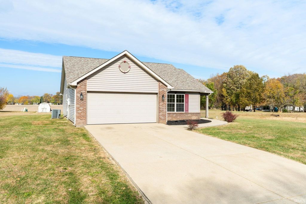 Photo of 5311 E Chandler Drive, Monticello, IN 47960 (MLS # 202544963)