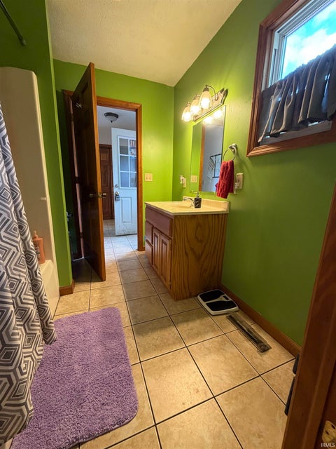 Tiny photo for 124 6Th Street, Covington, IN 47932 (MLS # 202615606)
