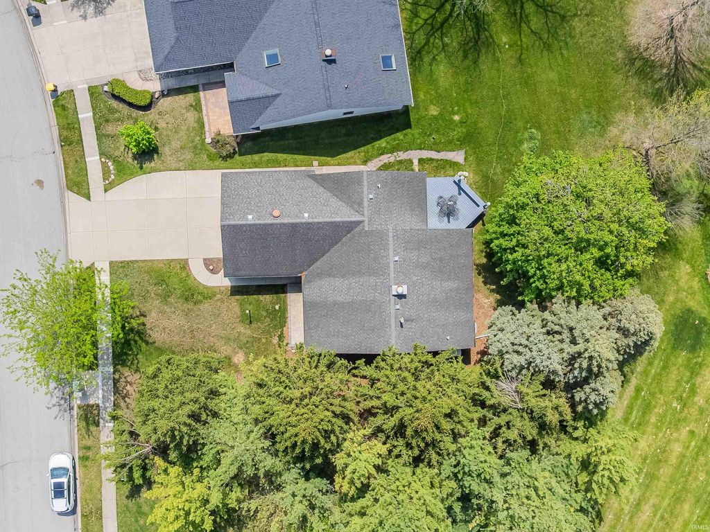 Photo of 3104 Dockshire Lane, Fort Wayne, IN 46804 (MLS # 202615048)