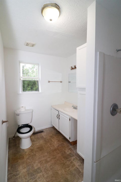 Tiny photo for 314 E Water Street, Hartford City, IN 47348 (MLS # 202634545)