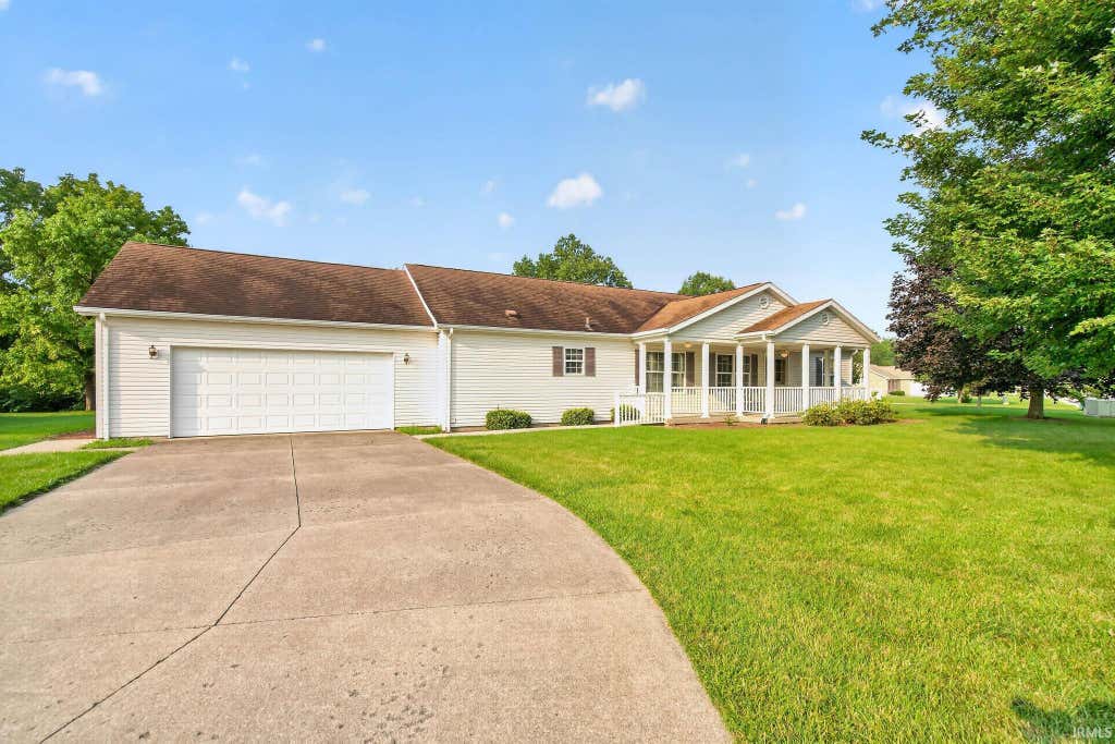 Photo of 1427 Innsdale Drive, New Castle, IN 47362 (MLS # 202632518)