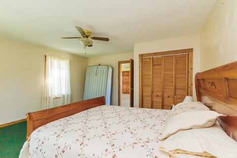 Tiny photo for 1055 E 300 N Road, New Castle, IN 47362 (MLS # 202625504)