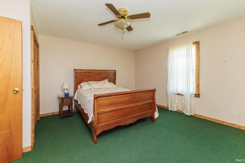 Tiny photo for 1055 E 300 N Road, New Castle, IN 47362 (MLS # 202625504)
