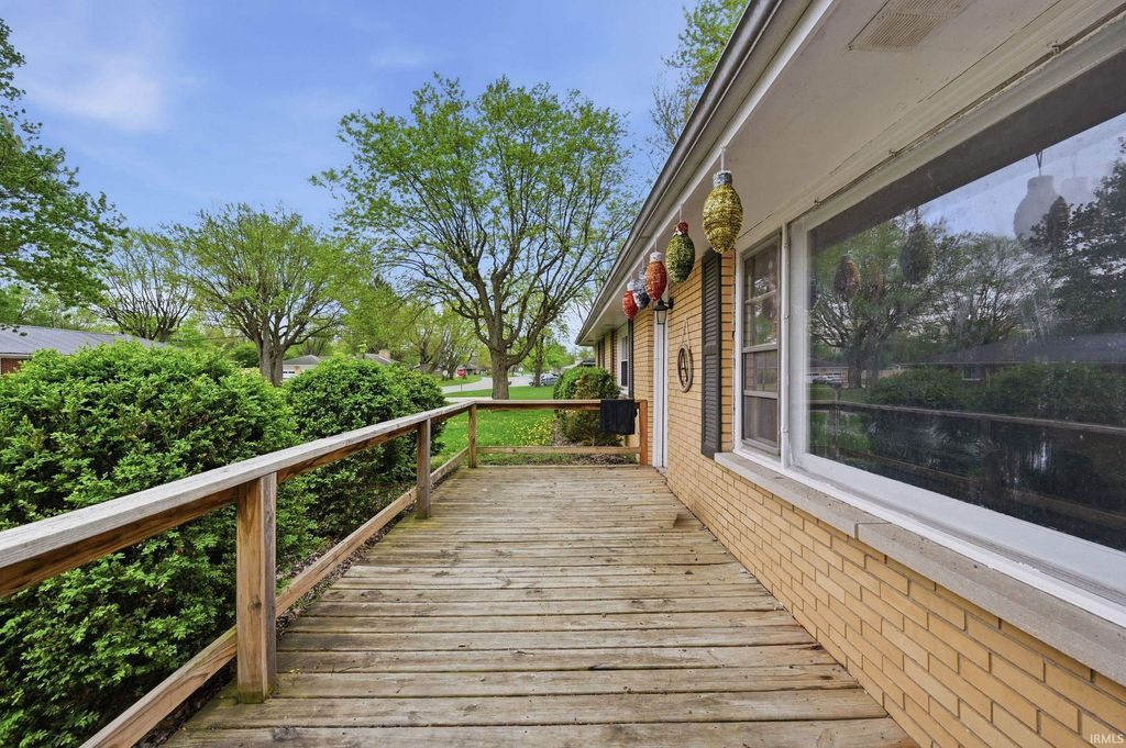 Photo of 4305 N Glenwood Avenue, Muncie, IN 47304 (MLS # 202613648)