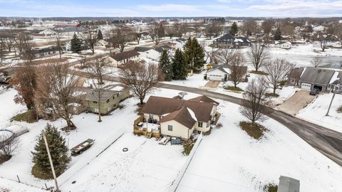 Tiny photo for 215 S Easterday Drive, Shipshewana, IN 46565 (MLS # 202604593)