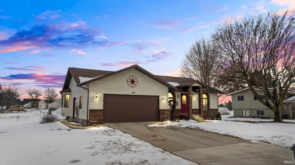 Photo of 215 S Easterday Drive, Shipshewana, IN 46565 (MLS # 202604593)