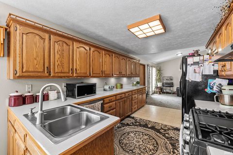 Tiny photo for 215 S Easterday Drive, Shipshewana, IN 46565 (MLS # 202604593)