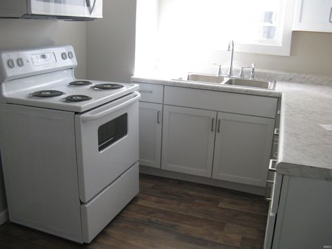 Tiny photo for 3530 Oliver Street, Fort Wayne, IN 46806 (MLS # 202612535)