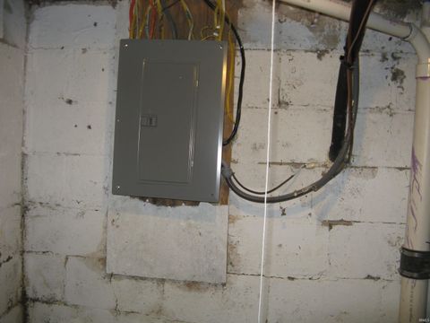 Tiny photo for 3530 Oliver Street, Fort Wayne, IN 46806 (MLS # 202612535)