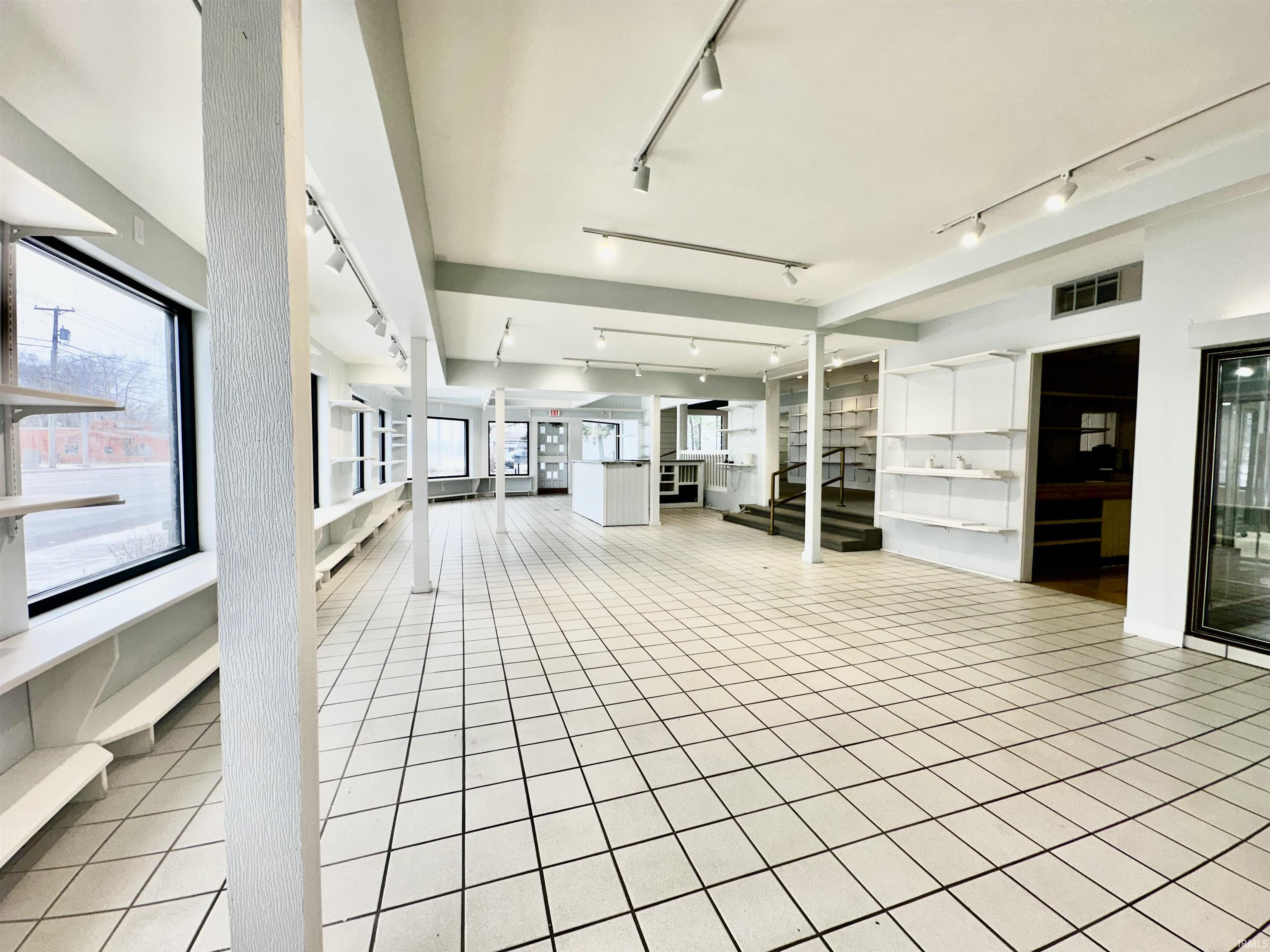 Elkhart, Indiana 46514, United States, ,Commercial,Active,59166