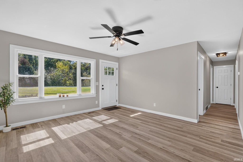 Photo of 6471 Powers Drive, Mount Vernon, IN 47620 (MLS # 202642204)