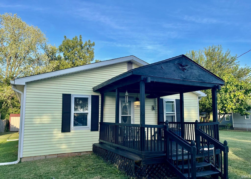 Photo of 1808 Wabash Street, Vincennes, IN 47591 (MLS # 202635589)