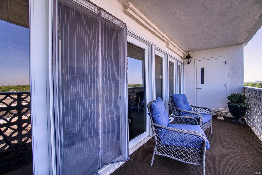 Photo of 1100 Erie Avenue #707, Evansville, IN 47715 (MLS # 202544106)