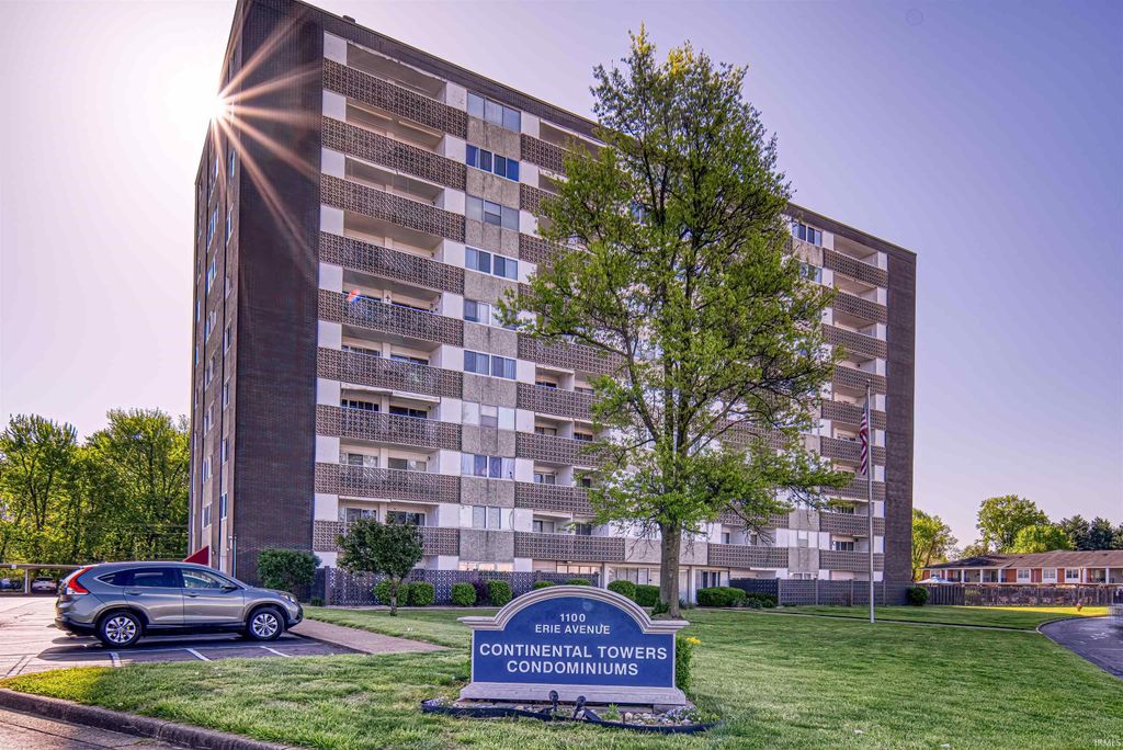Photo of 1100 Erie Avenue #707, Evansville, IN 47715 (MLS # 202544106)