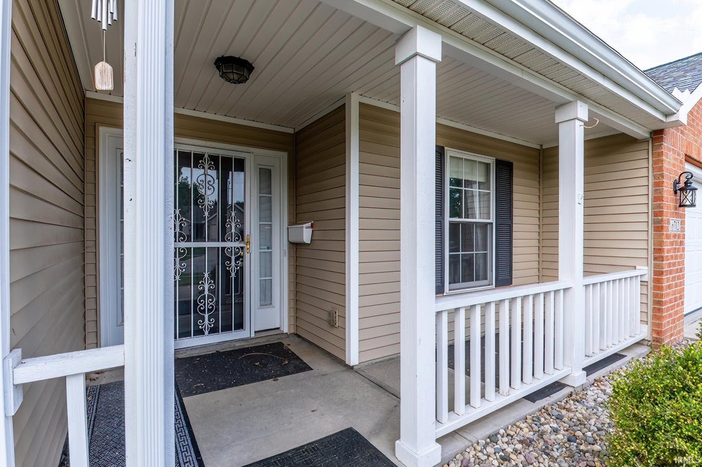 Photo of 6712 Creekwood Lane, Fort Wayne, IN 46835 (MLS # 202627477)