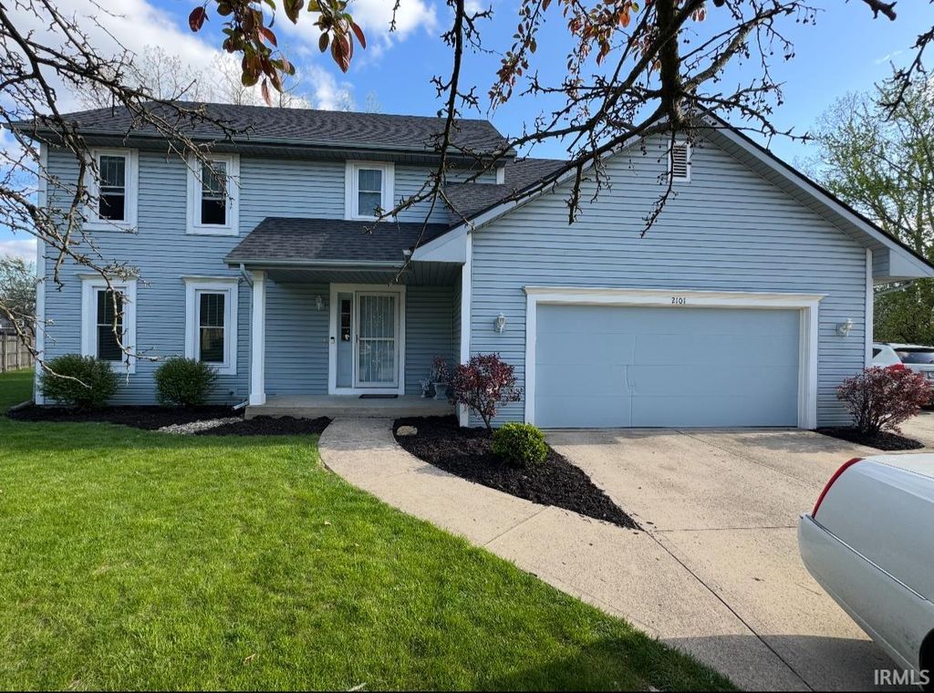 Photo of 2101 White Plains Court, Fort Wayne, IN 46815 (MLS # 202547966)