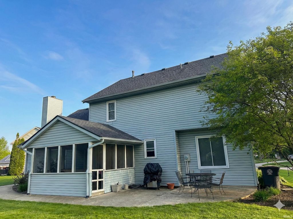 Photo of 2101 White Plains Court, Fort Wayne, IN 46815 (MLS # 202547966)