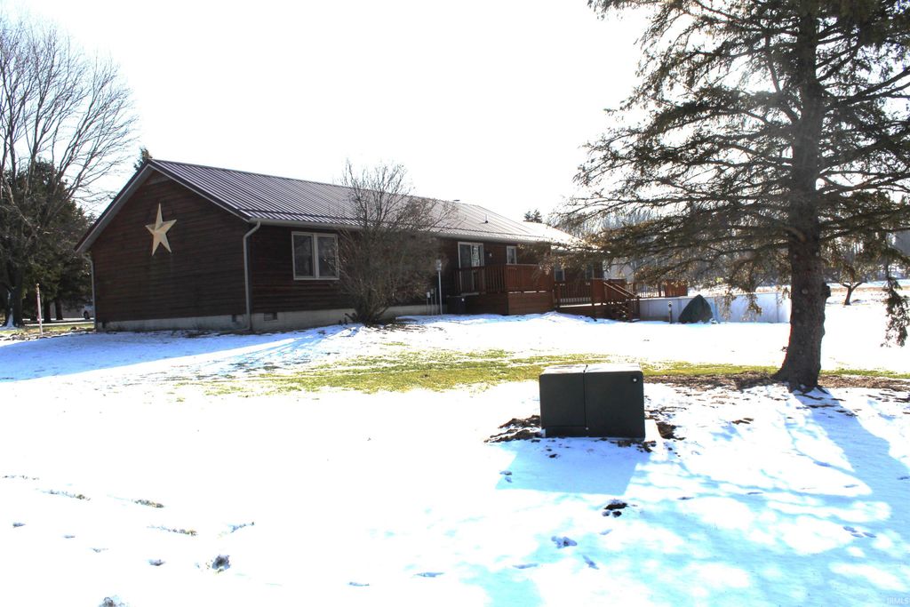 Photo of 10013 S 675 W Road, Silver Lake, IN 46982 (MLS # 202600330)