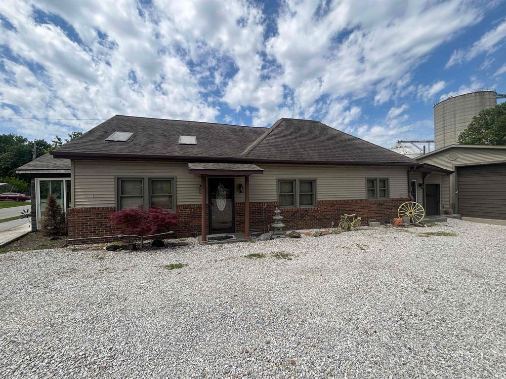 Photo of 100 E 16th Street, Vincennes, IN 47591 (MLS # 202616620)
