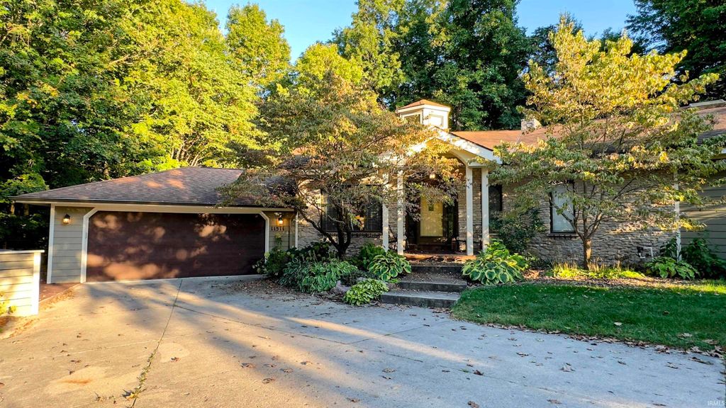 Photo of 11511 Magnolia Drive, Fort Wayne, IN 46814 (MLS # 202541310)