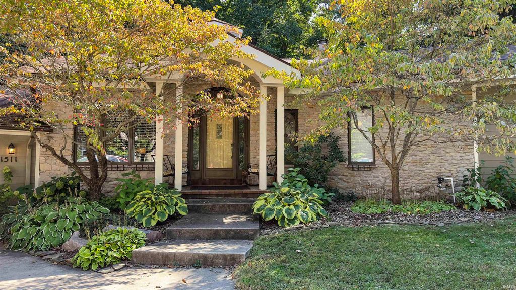 Photo of 11511 Magnolia Drive, Fort Wayne, IN 46814 (MLS # 202541310)