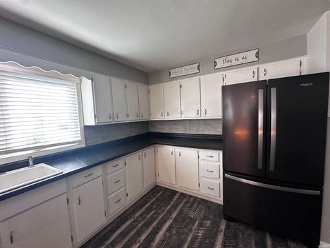 Tiny photo for 2415 N Apperson Way Street, Kokomo, IN 46901 (MLS # 202537796)