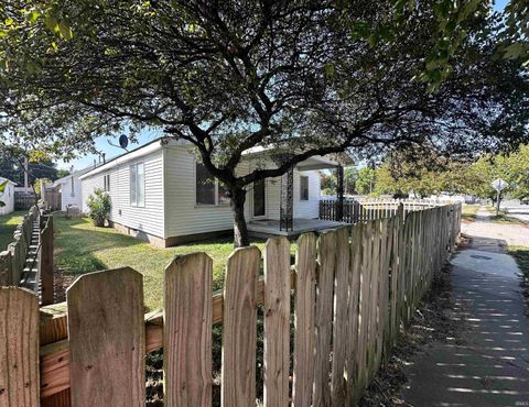 Tiny photo for 2415 N Apperson Way Street, Kokomo, IN 46901 (MLS # 202537796)