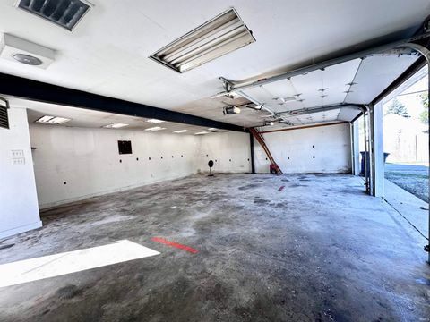 Tiny photo for 2415 N Apperson Way Street, Kokomo, IN 46901 (MLS # 202537796)