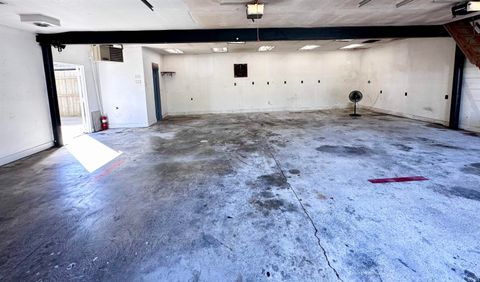 Tiny photo for 2415 N Apperson Way Street, Kokomo, IN 46901 (MLS # 202537796)