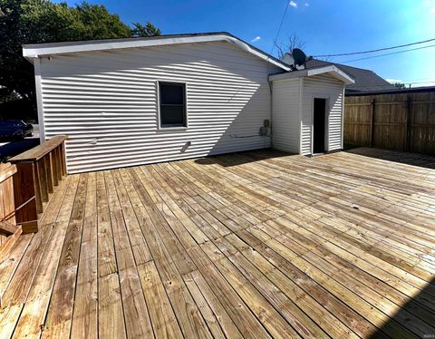 Tiny photo for 2415 N Apperson Way Street, Kokomo, IN 46901 (MLS # 202537796)