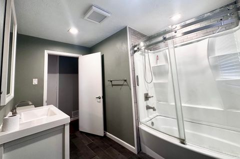 Tiny photo for 2415 N Apperson Way Street, Kokomo, IN 46901 (MLS # 202537796)