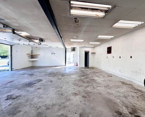 Tiny photo for 2415 N Apperson Way Street, Kokomo, IN 46901 (MLS # 202537796)