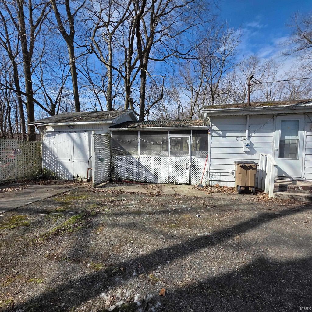 Photo of 958 E Short Street, Winchester, IN 47394 (MLS # 202606117)