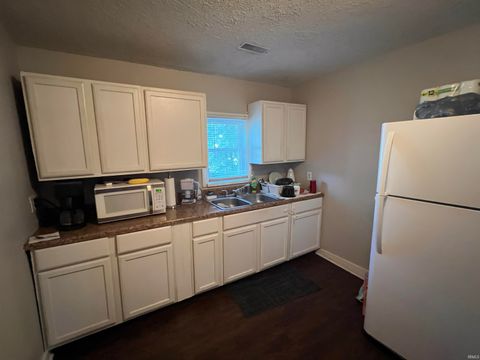 Tiny photo for 717 W State Street, Kokomo, IN 46902 (MLS # 202539920)