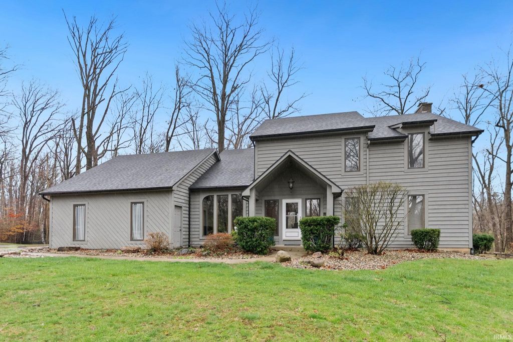 Photo of 1927 S Hadley Road, Fort Wayne, IN 46804 (MLS # 202611352)