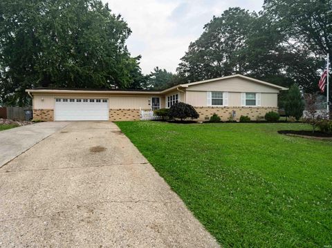 Photo of 304 Yale Boulevard, Kokomo, IN 46902 (MLS # 202628935)