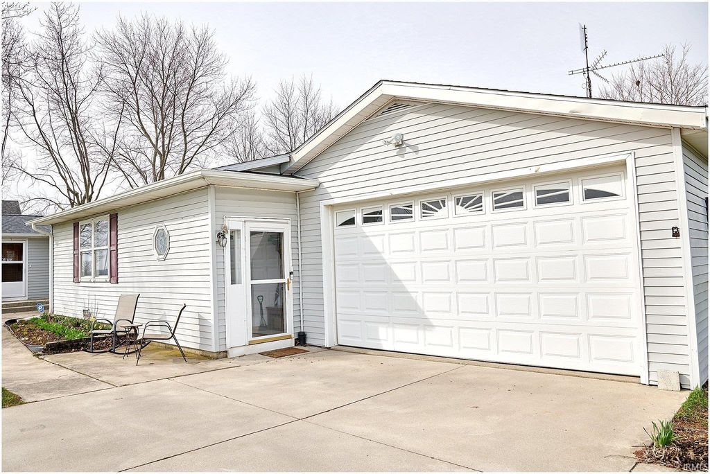 Photo of 8508 S State Road 116, Geneva, IN 46740 (MLS # 202611018)