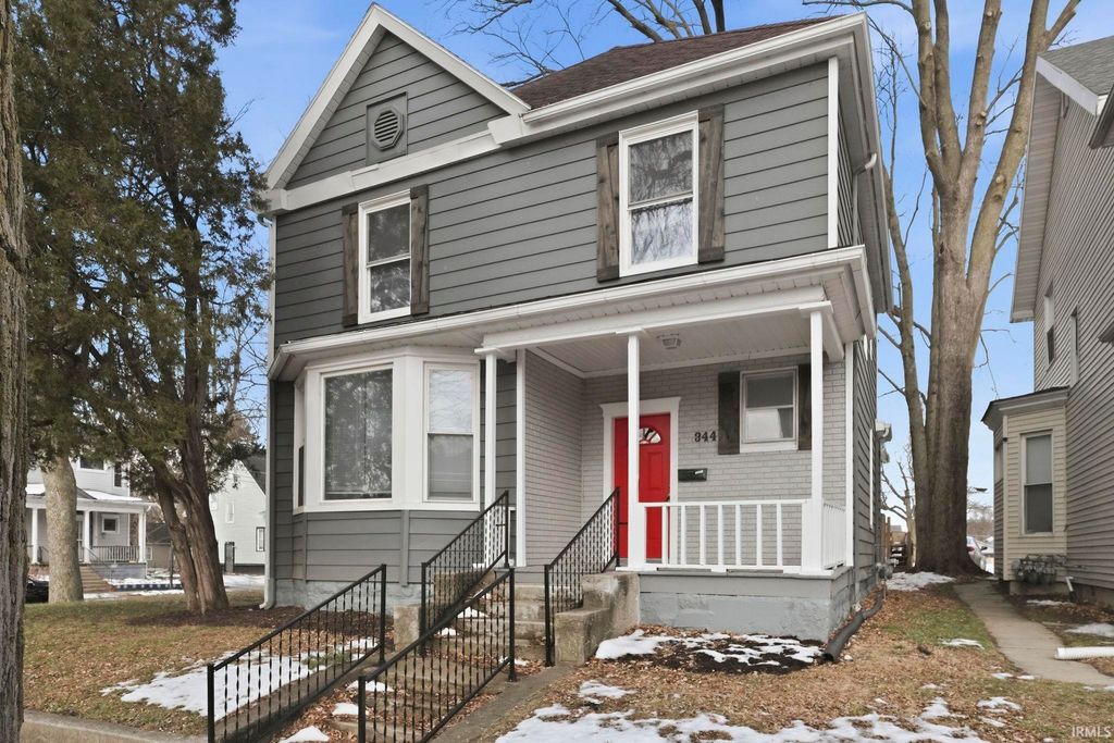 Photo of 344 W Dewald Street, Fort Wayne, IN 46802 (MLS # 202549475)