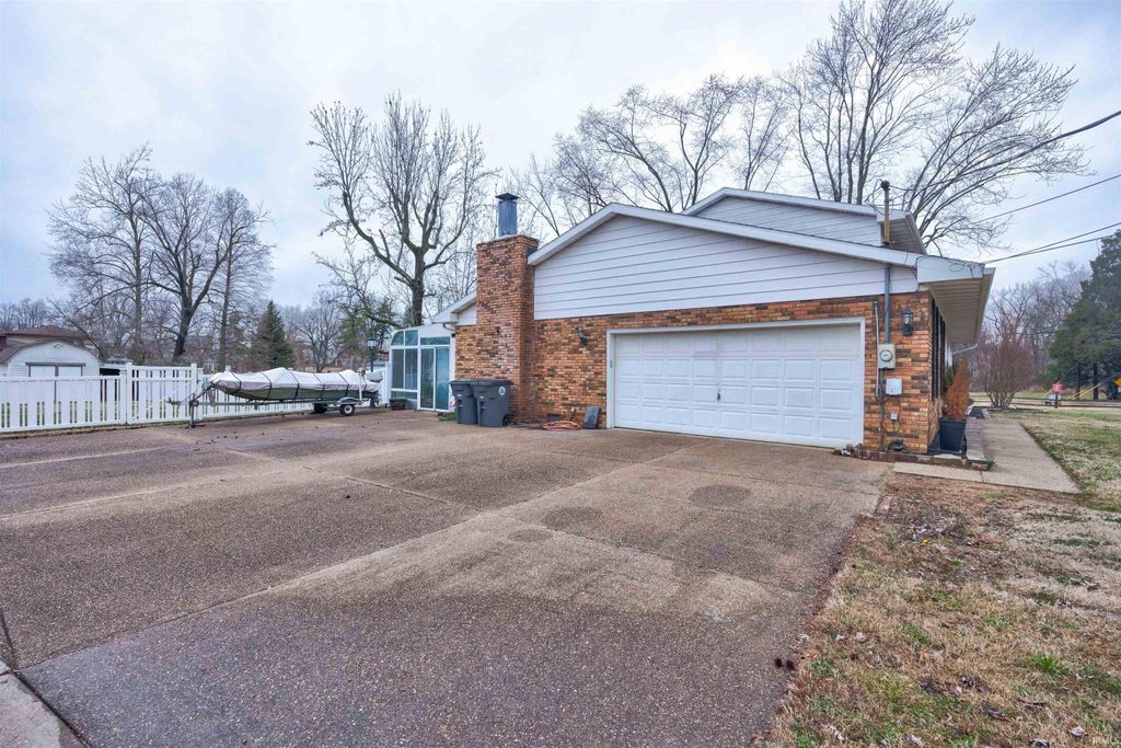 Photo of 2616 Glenn Avenue, Evansville, IN 47711 (MLS # 202614034)
